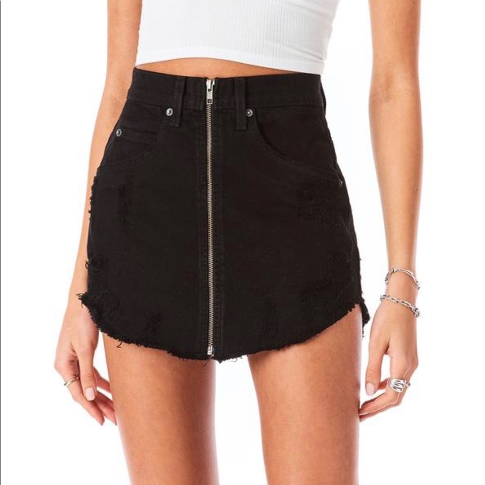 Black carmar skirt